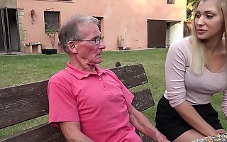 Comme ci hot ass anal fucked wits horny grandpa
