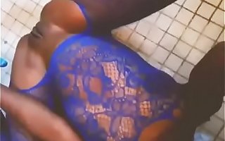 Ebony effectuation with dildo
