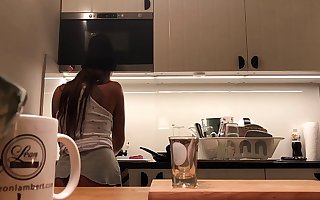 Braless No Huff and puff in the Kitchen finishes the Dishes