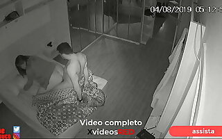 câmera de segurança flagra mulher casada e amante em hotel (video completo xvideos RED )